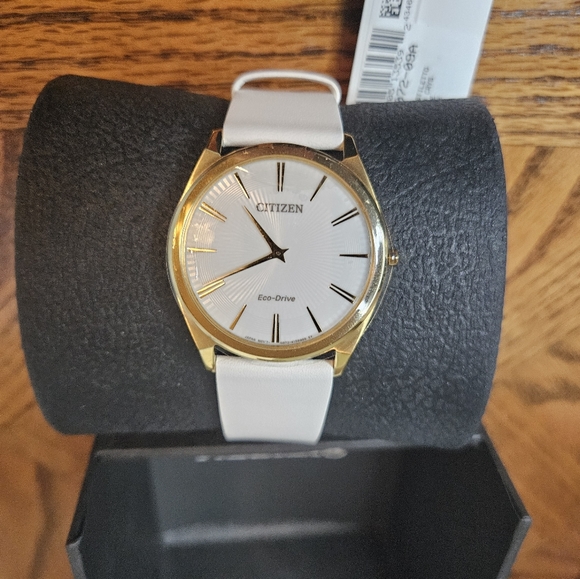 Citizen Eco-Drive watch - Picture 2 of 9